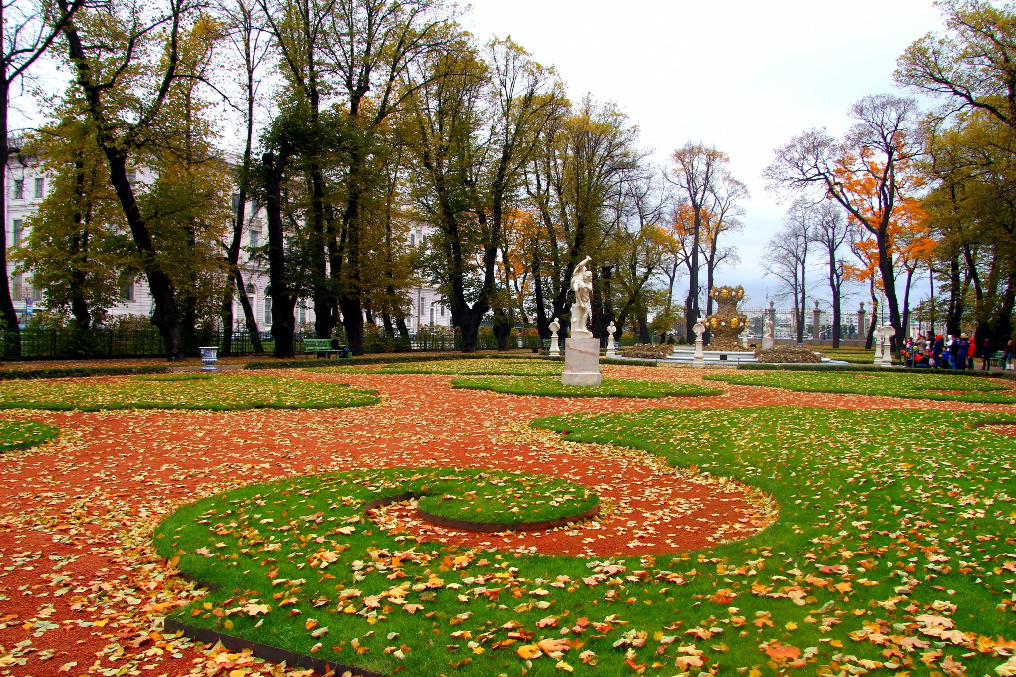 Скверы санкт петербурга. Парк Санкт-Петербург. Санкт Петербург парки скверы сады. Парк Петра в Питере. «Летний сад» чень Чунь.