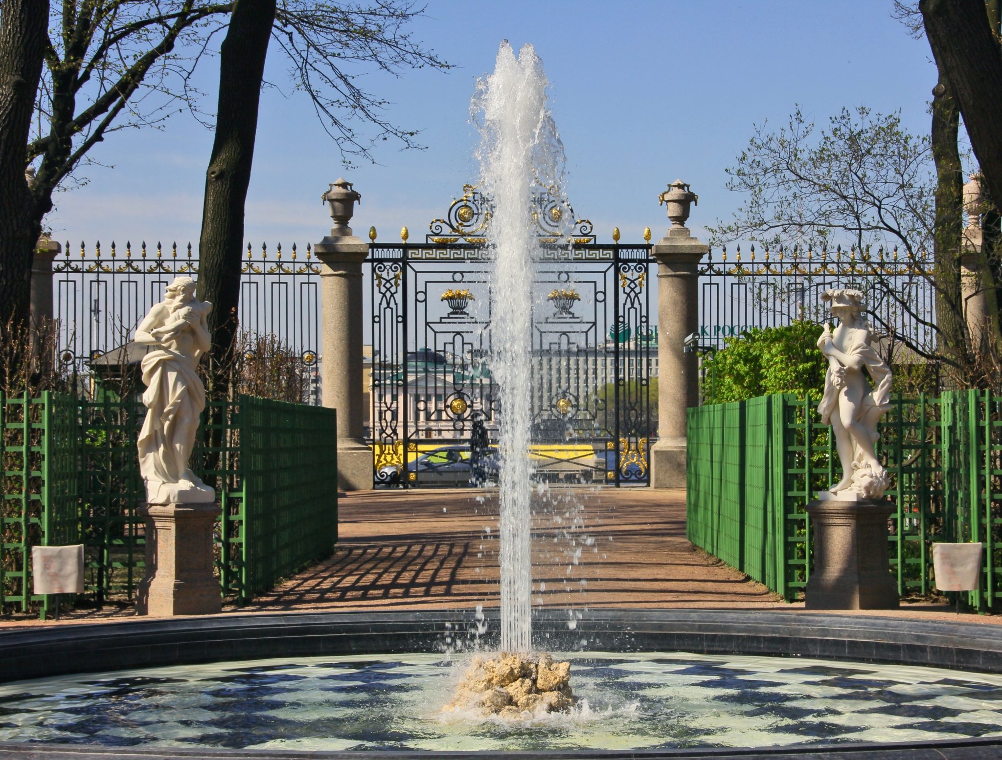 Центральные ворота Невской ограды Летнего сада - The Main Gates of Summer Garden